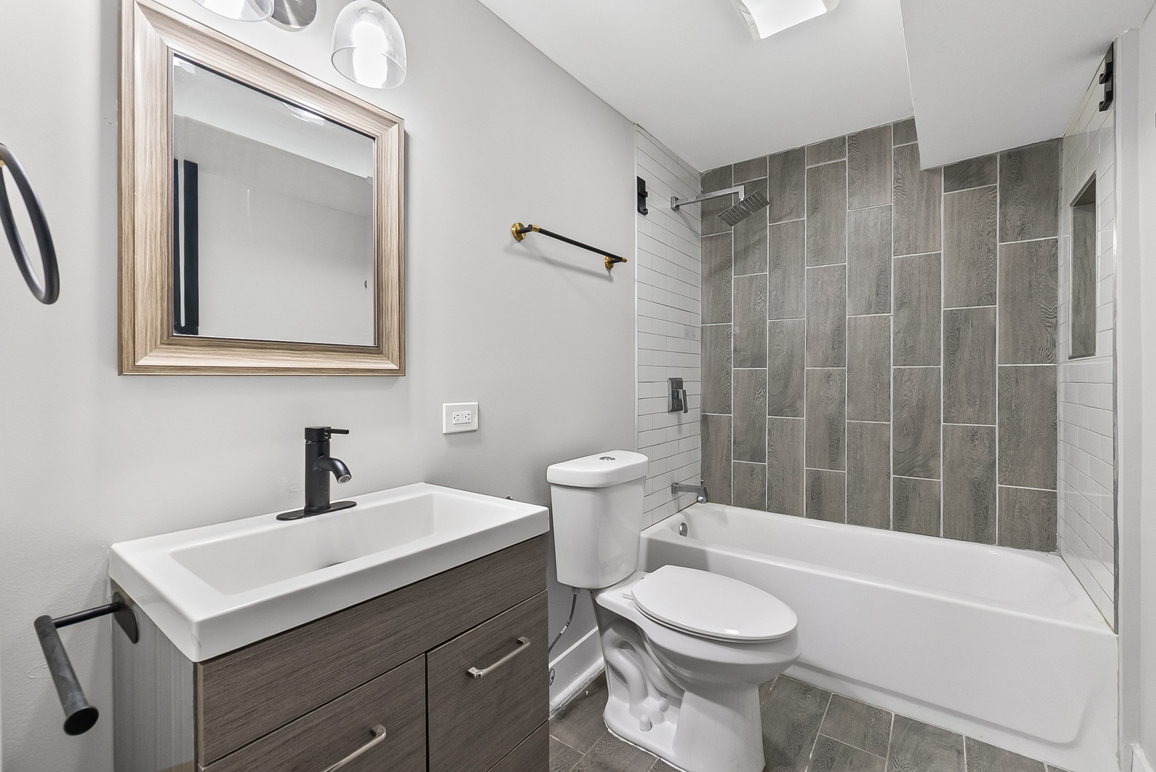 7650 South Cregier Avenue Chicago IL 60649