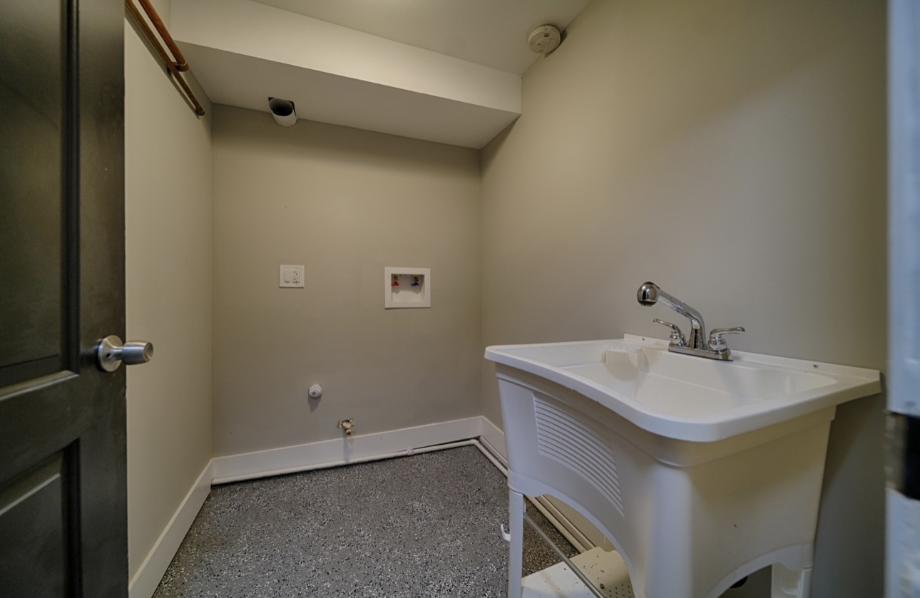 7650 South Cregier Avenue Chicago IL 60649