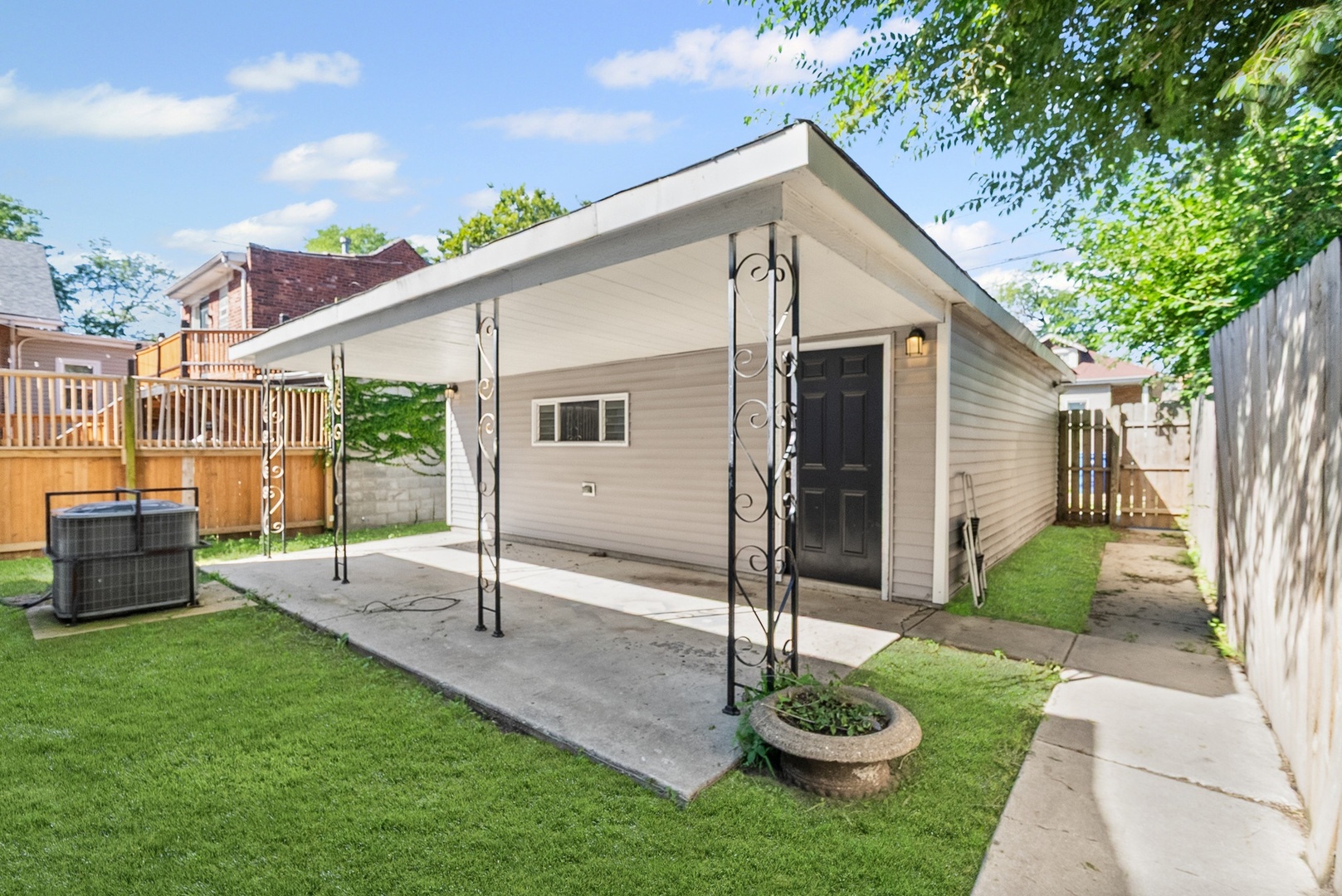 7650 South Cregier Avenue Chicago IL 60649