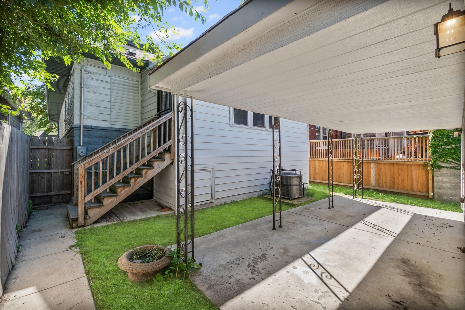 7650 South Cregier Avenue Chicago IL 60649