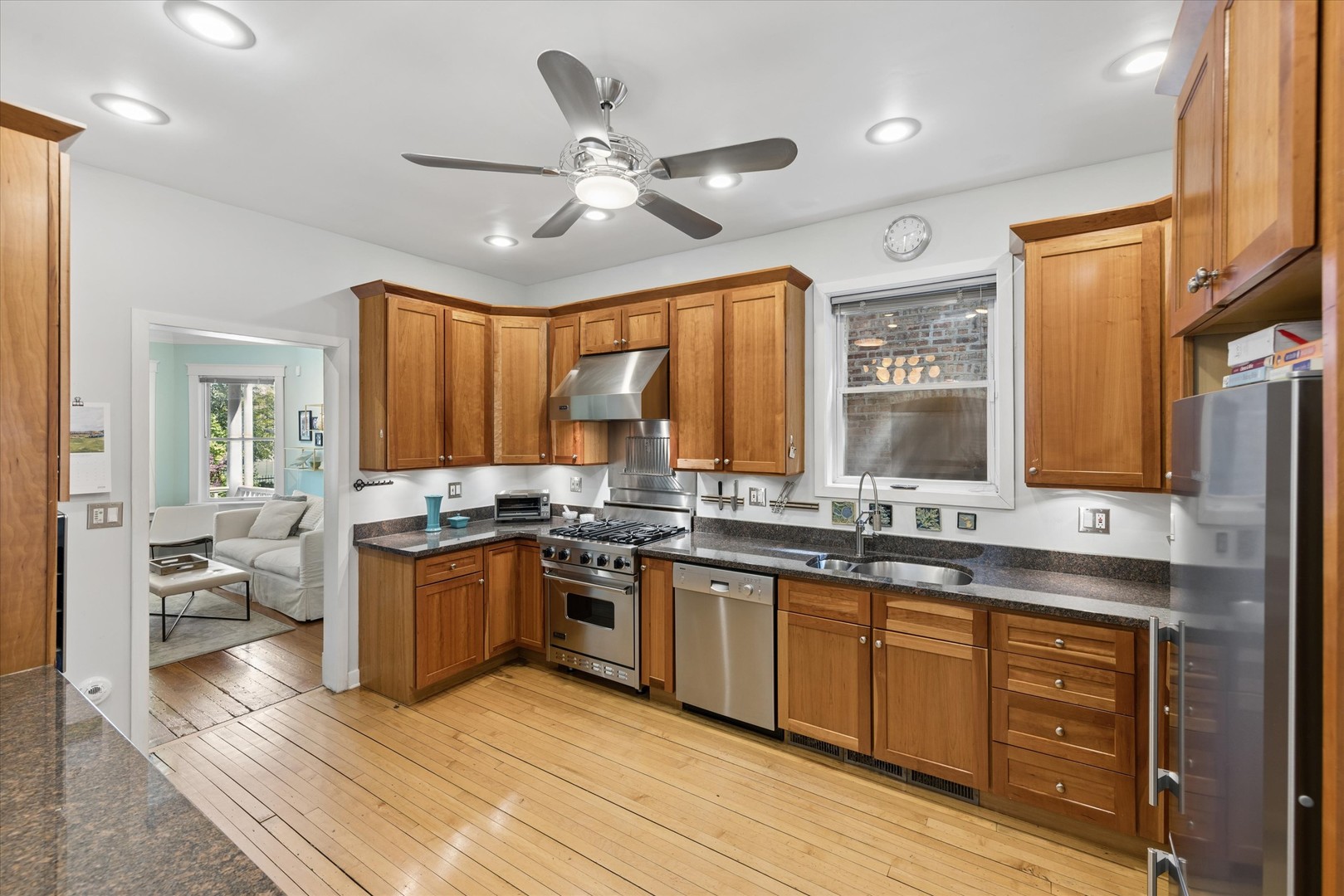 4024 North Bell Avenue Chicago IL 60618