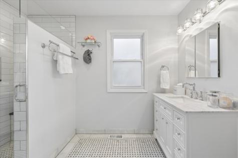 4024 North Bell Avenue Chicago IL 60618