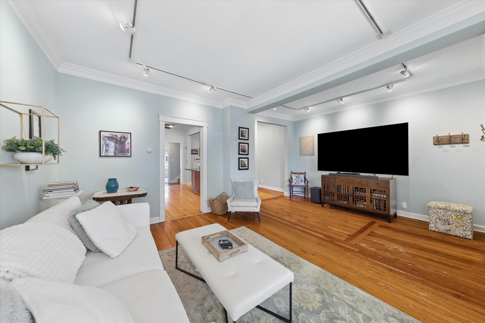 4024 North Bell Avenue Chicago IL 60618