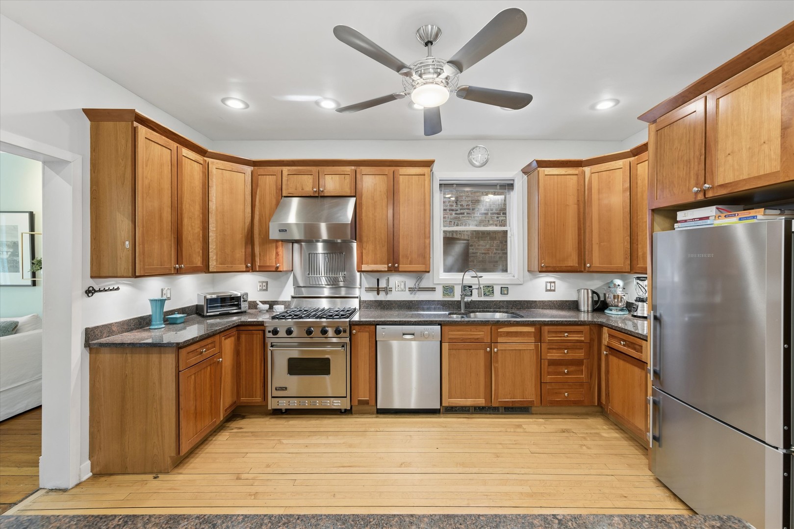 4024 North Bell Avenue Chicago IL 60618