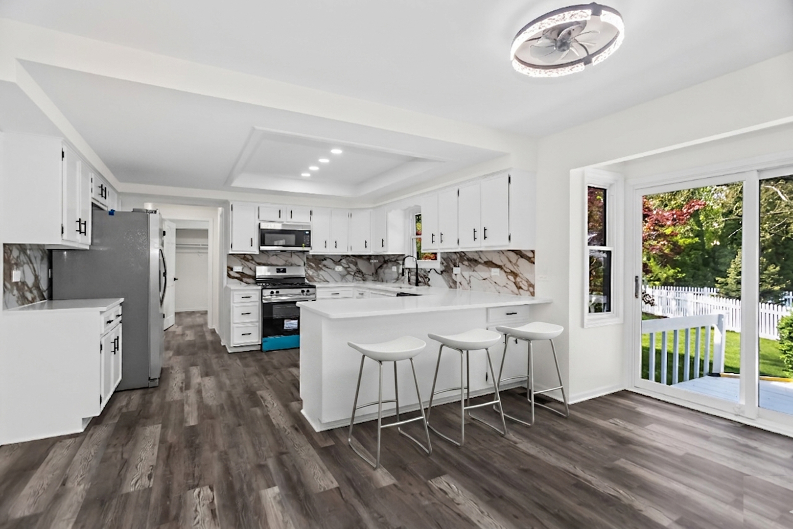 2490 Lakeside Drive Aurora IL 60504