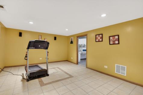 16827 Glen Oaks Drive Country Club Hills IL 60478