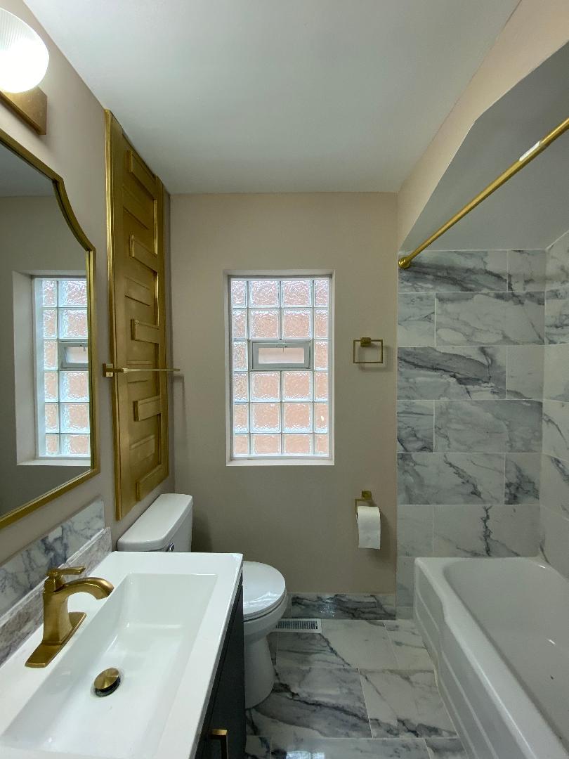8354 South Winchester Avenue Chicago IL 60620