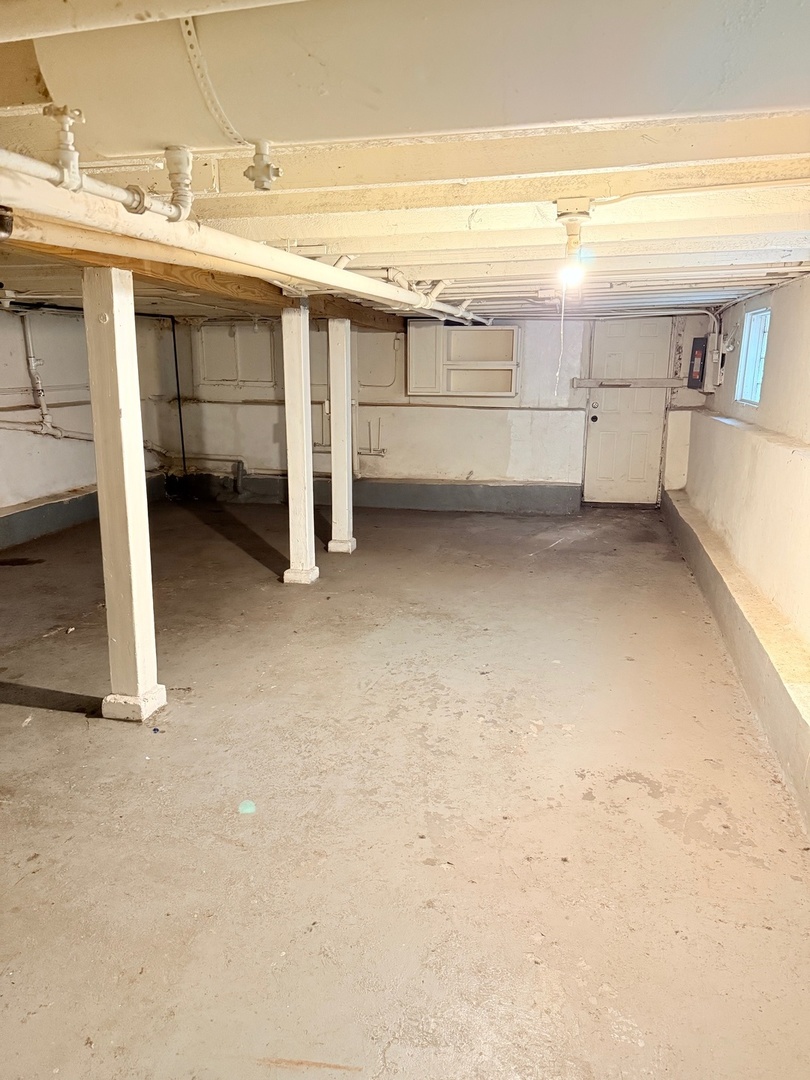 7047 South Eberhart Avenue Chicago IL 60637