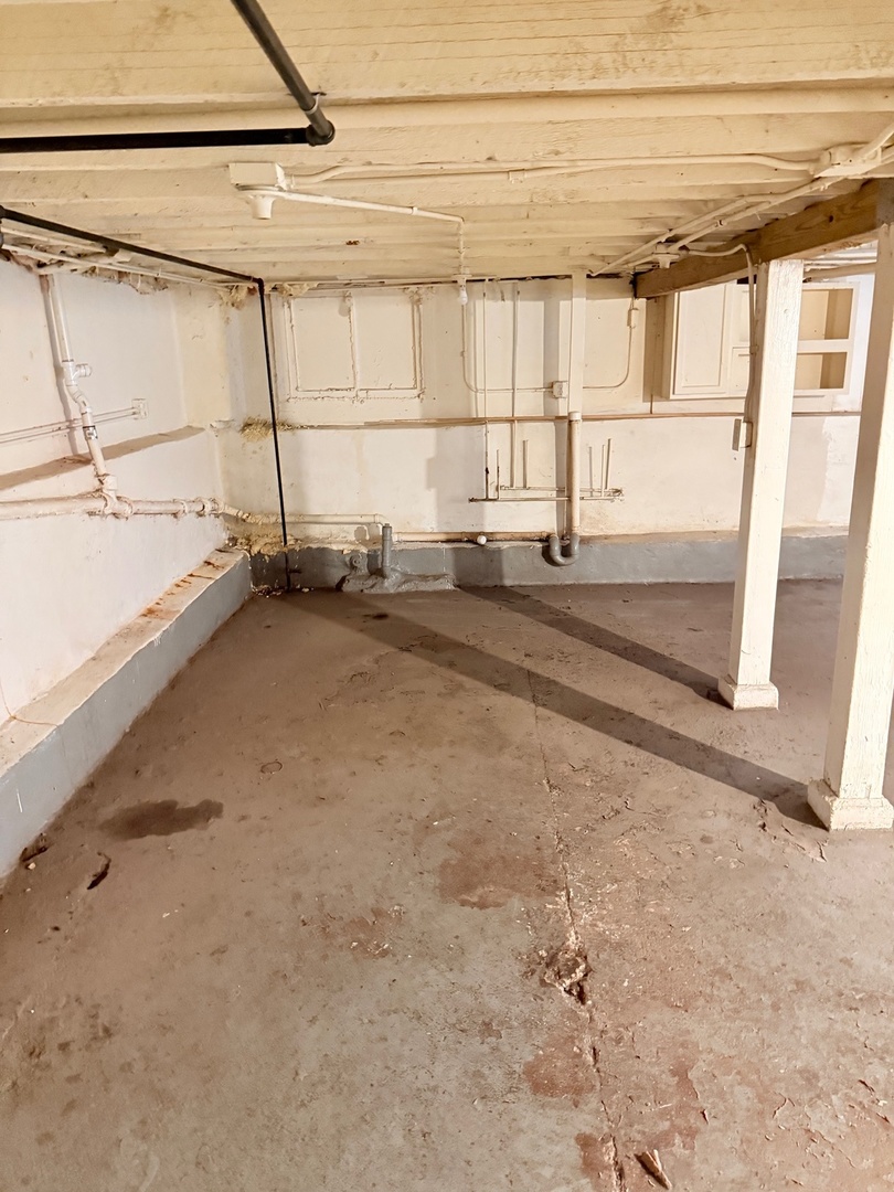 7047 South Eberhart Avenue Chicago IL 60637