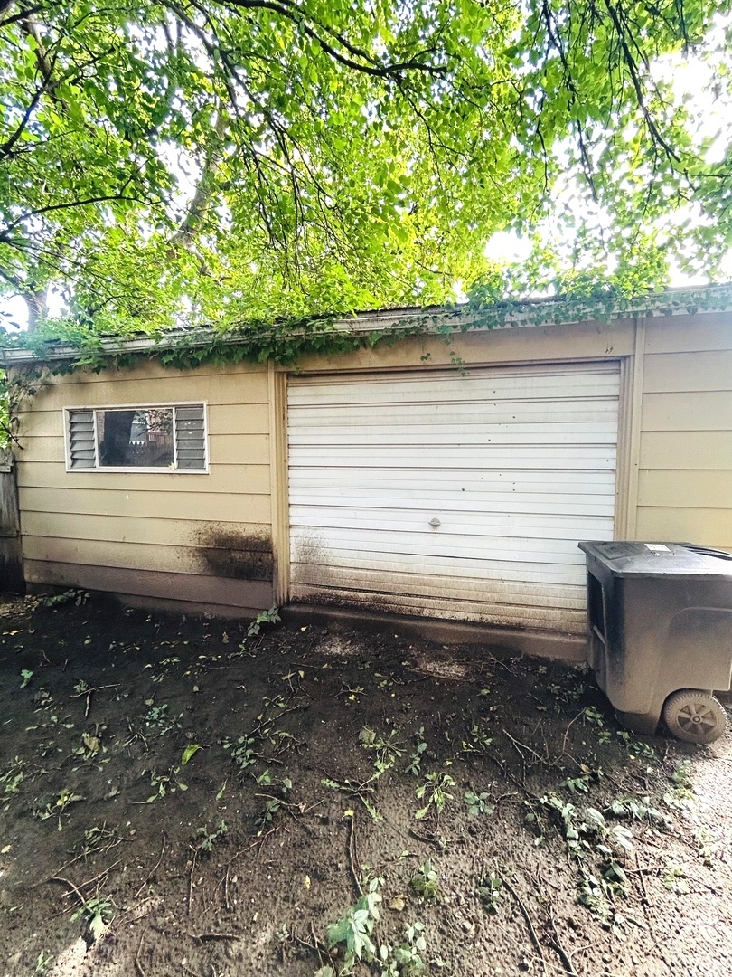 7047 South Eberhart Avenue Chicago IL 60637