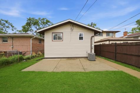 11613 South Loomis Street Chicago IL 60643