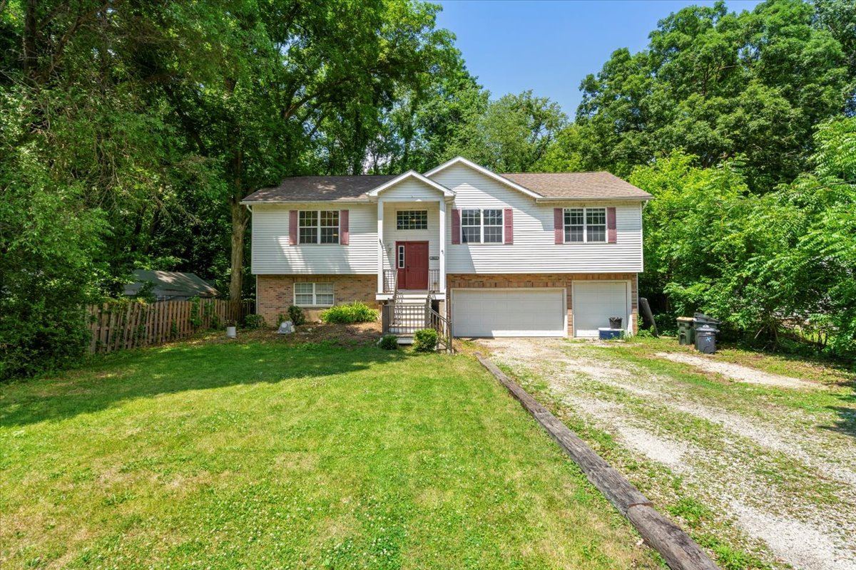 25612 West Woodlawn Avenue Antioch IL 60002