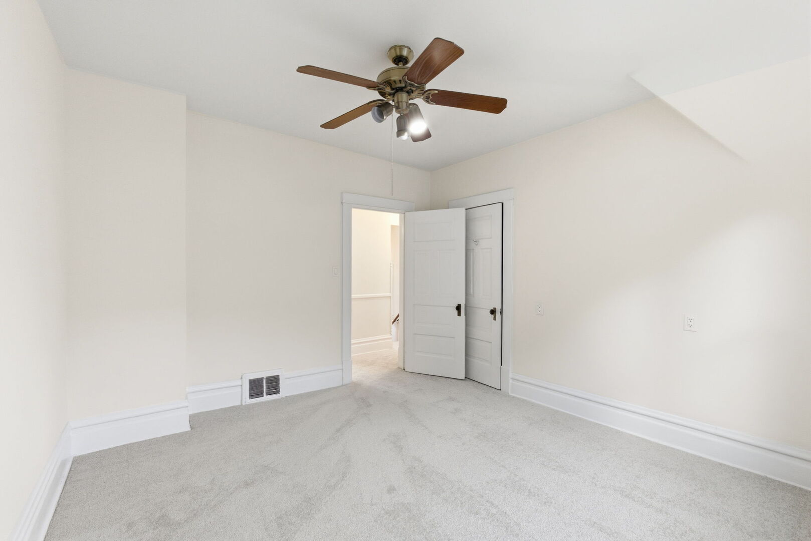 9748 South Vanderpoel Avenue Chicago IL 60643