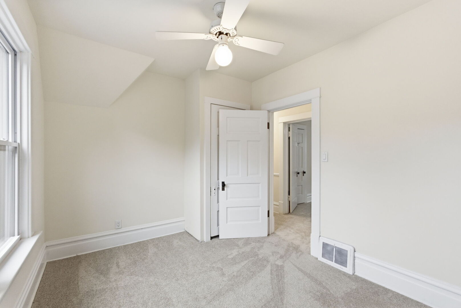 9748 South Vanderpoel Avenue Chicago IL 60643