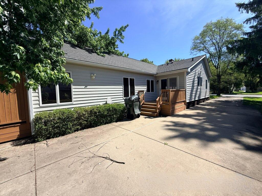 827 North Loomis Street Naperville IL 60563