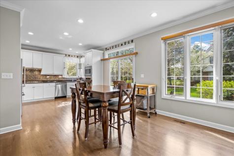 1924 Wyndham Circle Glenview IL 60025