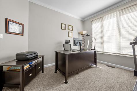 1924 Wyndham Circle Glenview IL 60025