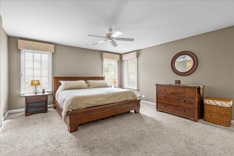 1924 Wyndham Circle Glenview IL 60025