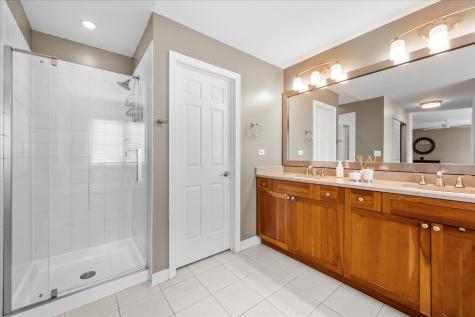1924 Wyndham Circle Glenview IL 60025