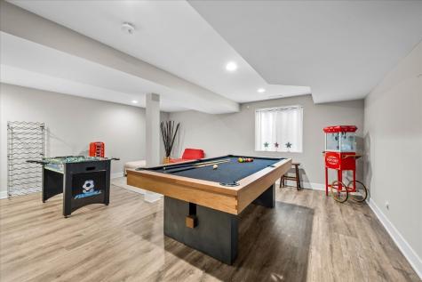 1924 Wyndham Circle Glenview IL 60025