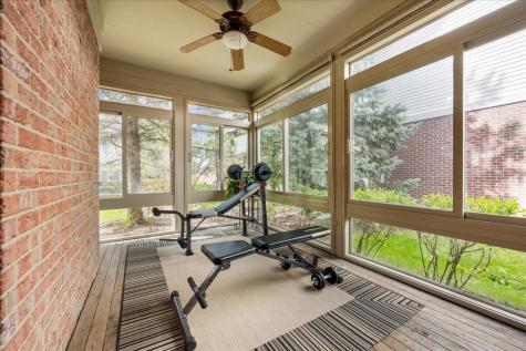 1924 Wyndham Circle Glenview IL 60025