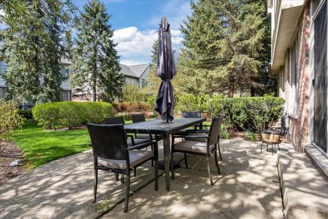1924 Wyndham Circle Glenview IL 60025