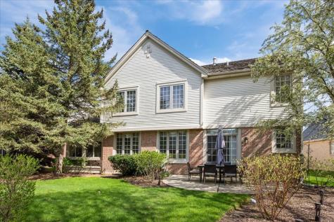 1924 Wyndham Circle Glenview IL 60025
