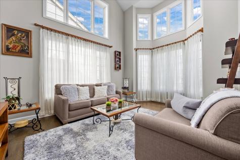 1924 Wyndham Circle Glenview IL 60025