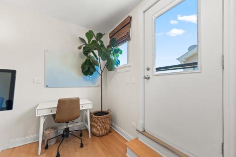 2060 North Stave Street Chicago IL 60647