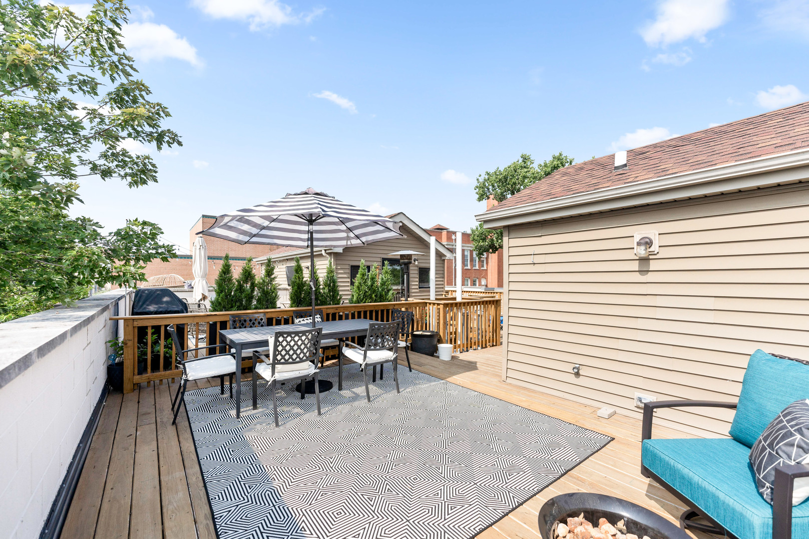 2060 North Stave Street Chicago IL 60647