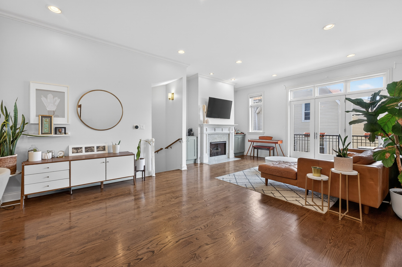 2060 North Stave Street Chicago IL 60647