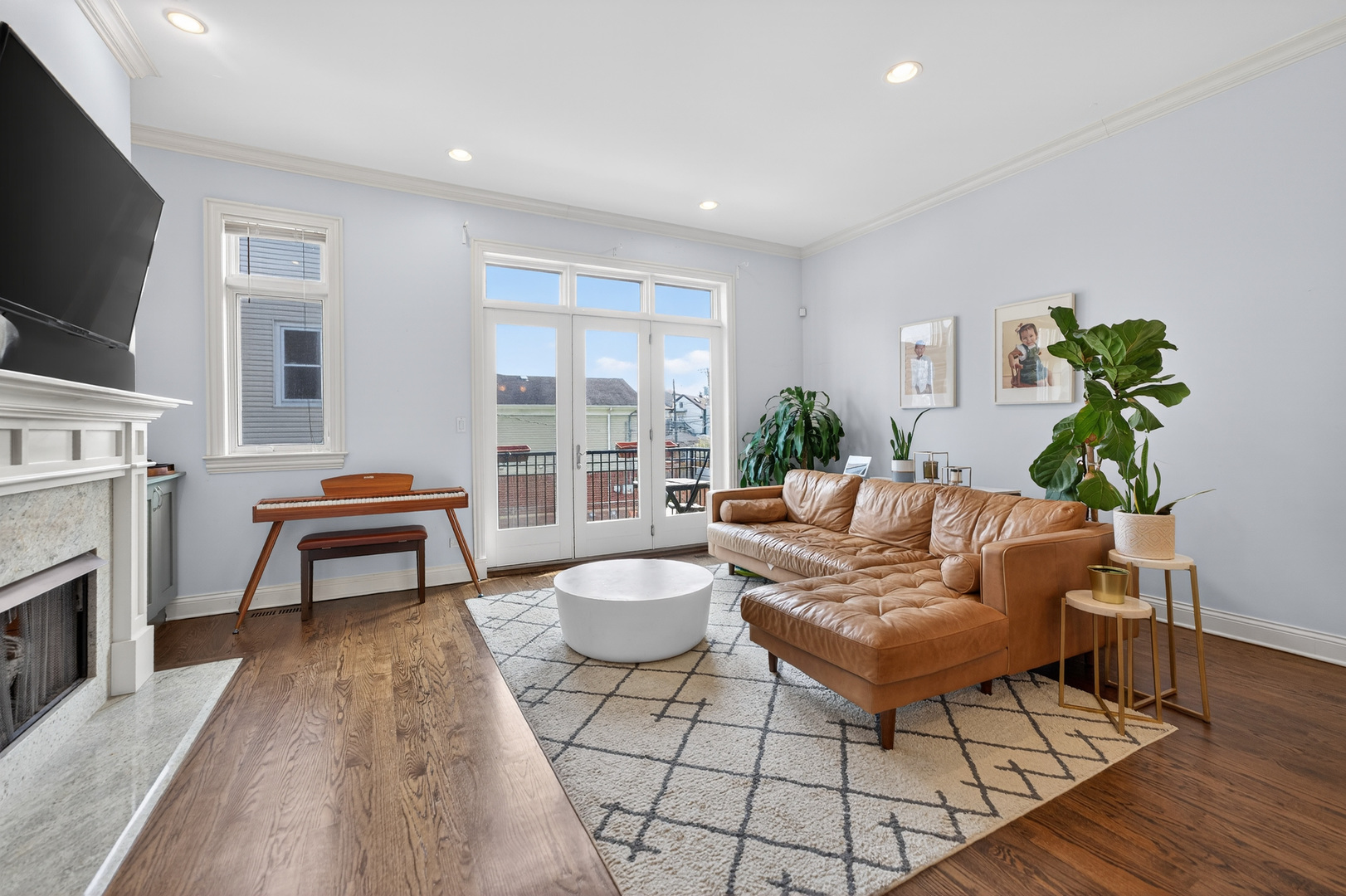 2060 North Stave Street Chicago IL 60647