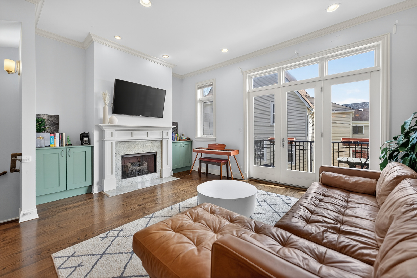 2060 North Stave Street Chicago IL 60647