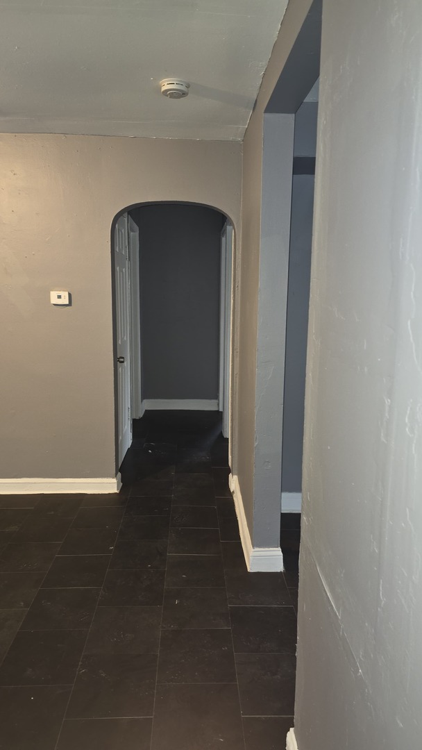 10221 South Hoxie Avenue Chicago IL 60617