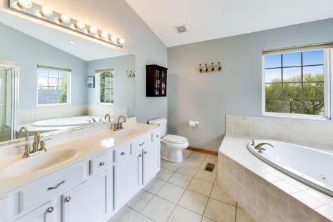 248 South Litchfield Drive Round Lake IL 60073