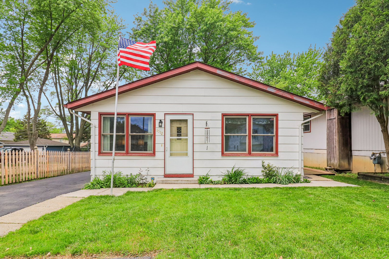 1512 Elm Avenue Round Lake Beach IL 60073