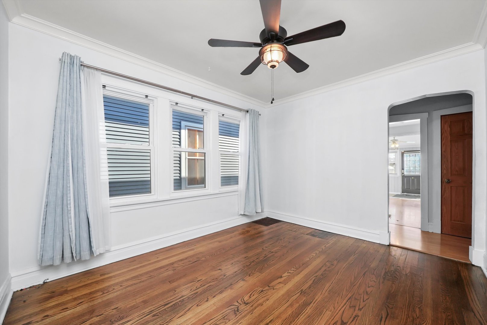 6245 West Byron Street Chicago IL 60634
