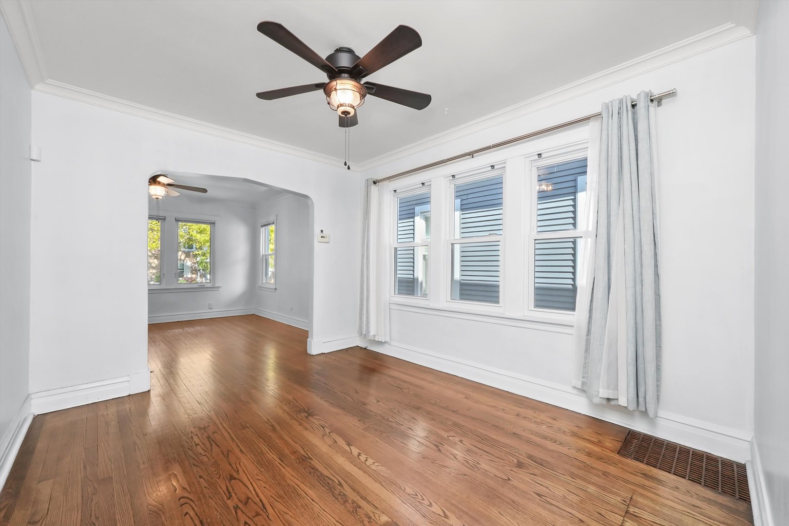 6245 West Byron Street Chicago IL 60634