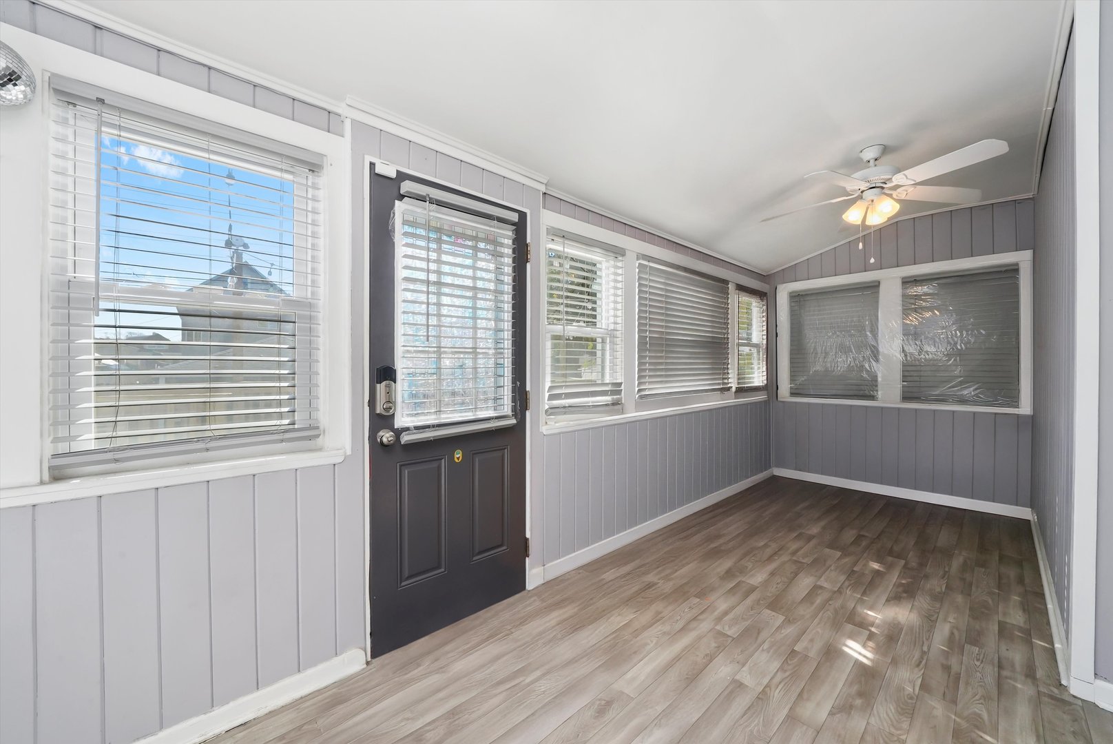 6245 West Byron Street Chicago IL 60634