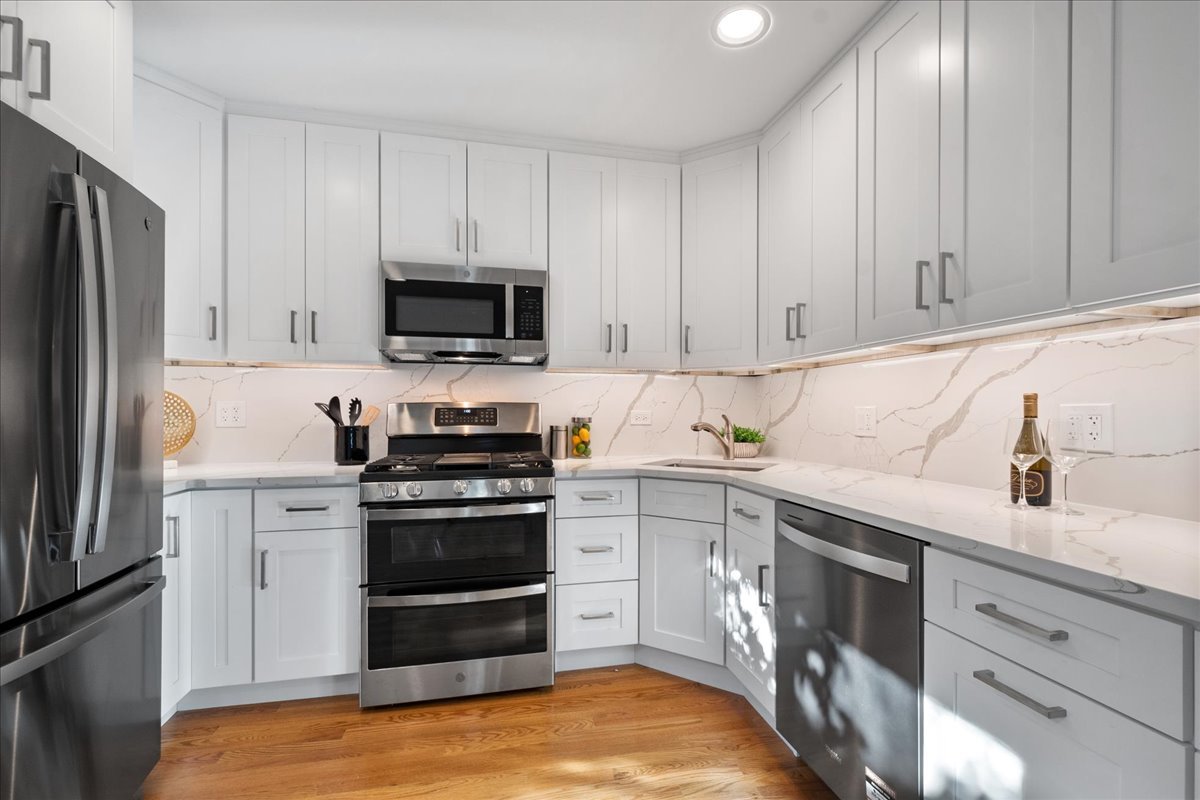 2208 North Burling Street Chicago IL 60614