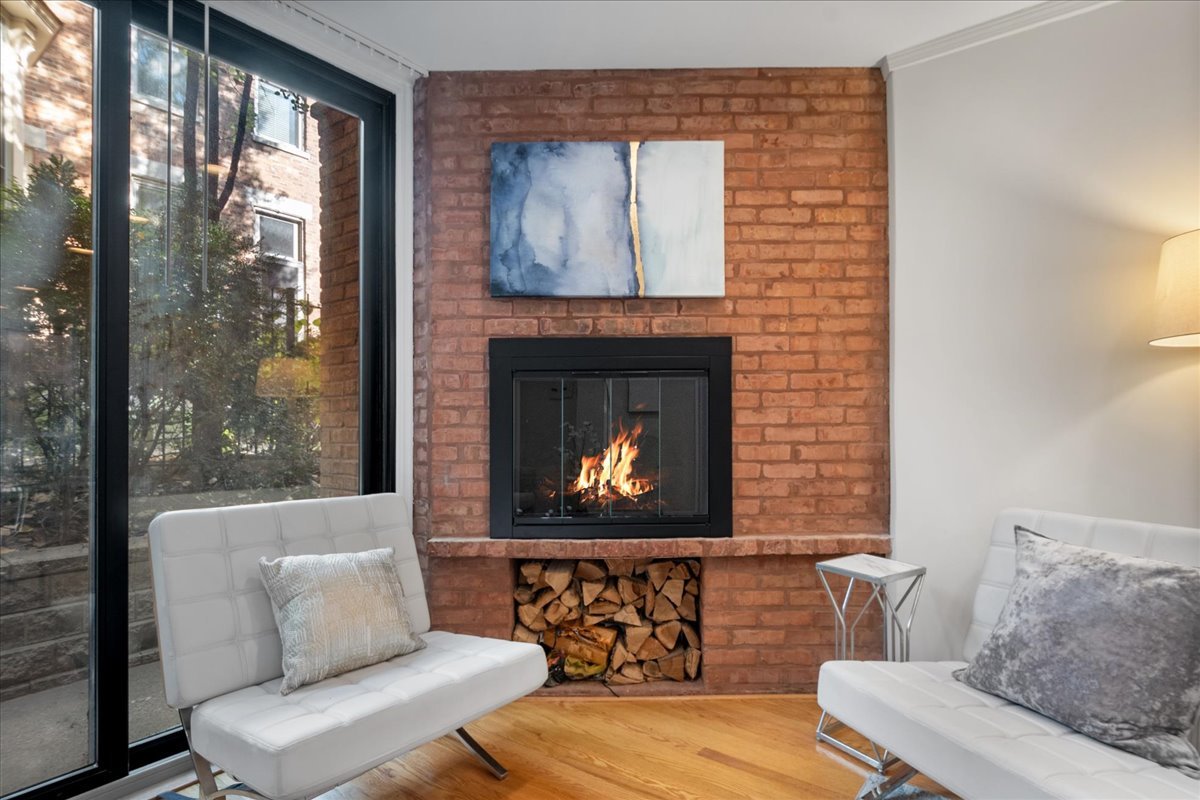 2208 North Burling Street Chicago IL 60614