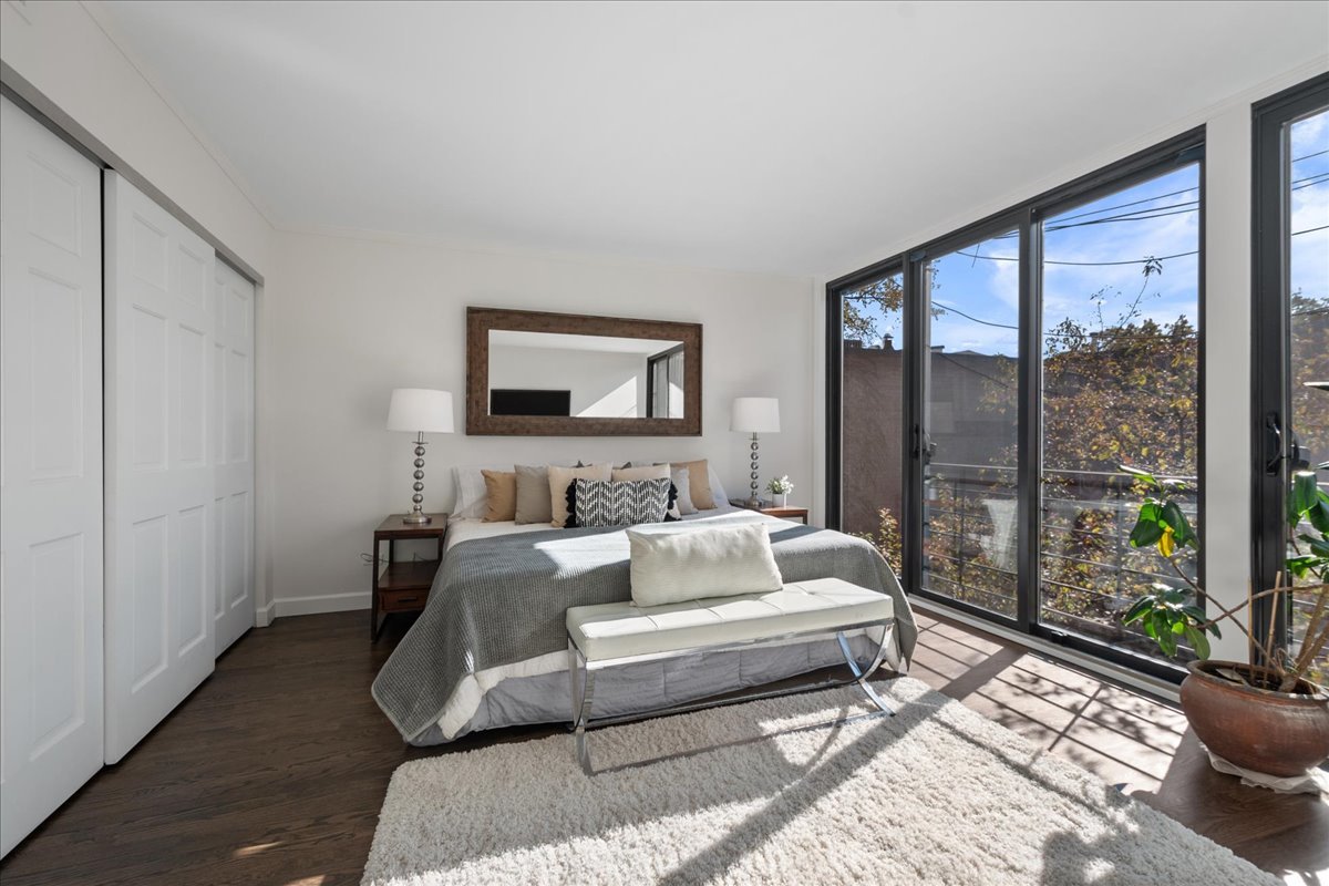 2208 North Burling Street Chicago IL 60614