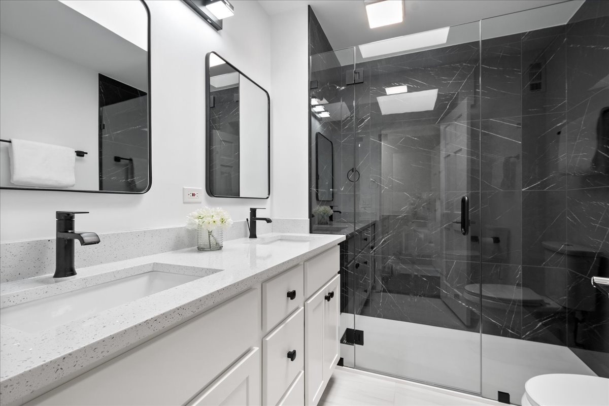 2208 North Burling Street Chicago IL 60614