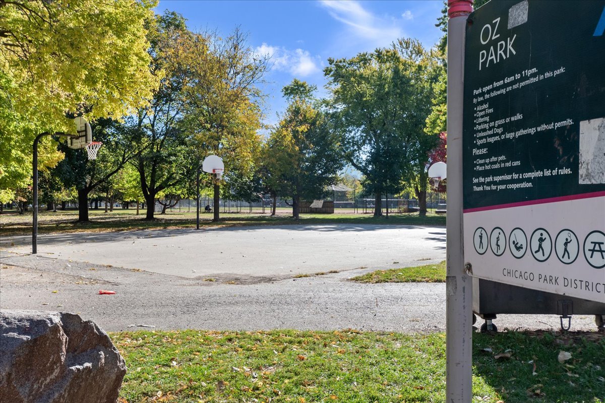 2208 North Burling Street Chicago IL 60614