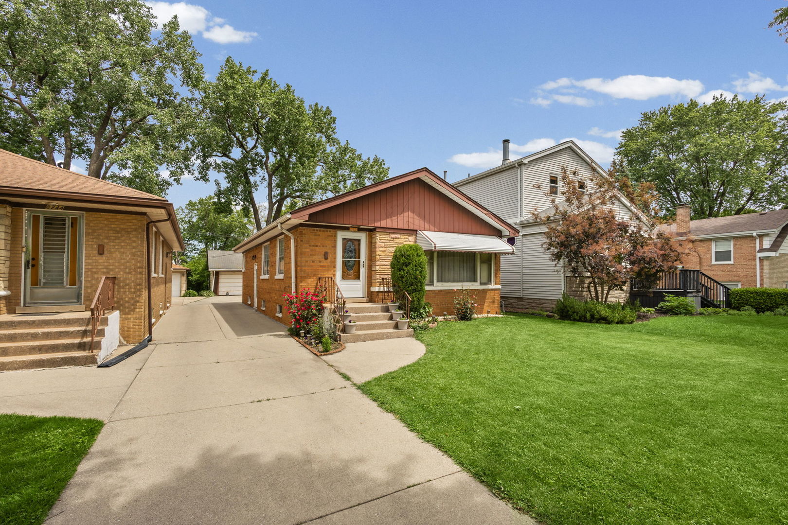 8240 45TH Street Lyons IL 60534