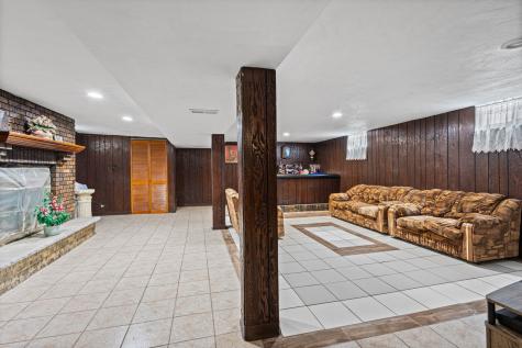 8240 45TH Street Lyons IL 60534