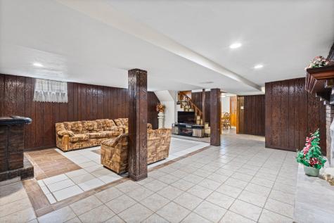8240 45TH Street Lyons IL 60534