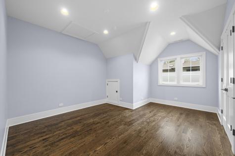 32 Lancaster Lane Lincolnshire IL 60069