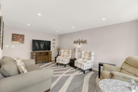 7046 North Franks Avenue Niles IL 60714