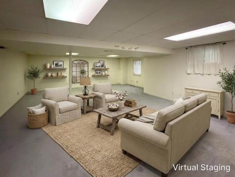 281 Governors Lane Elgin IL 60123